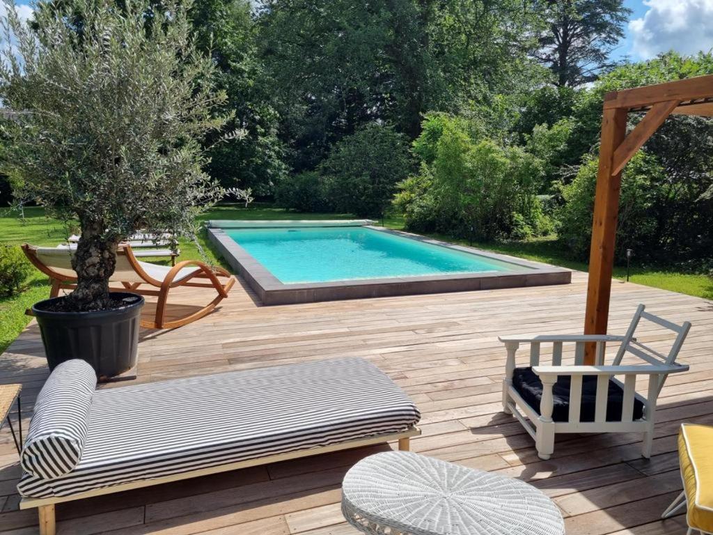Neuvic  Villa Mura Gite Luxe Avec Piscine Et Spa Campagne Et Grand Air Nouvelle Aquitaine Correze מראה חיצוני תמונה